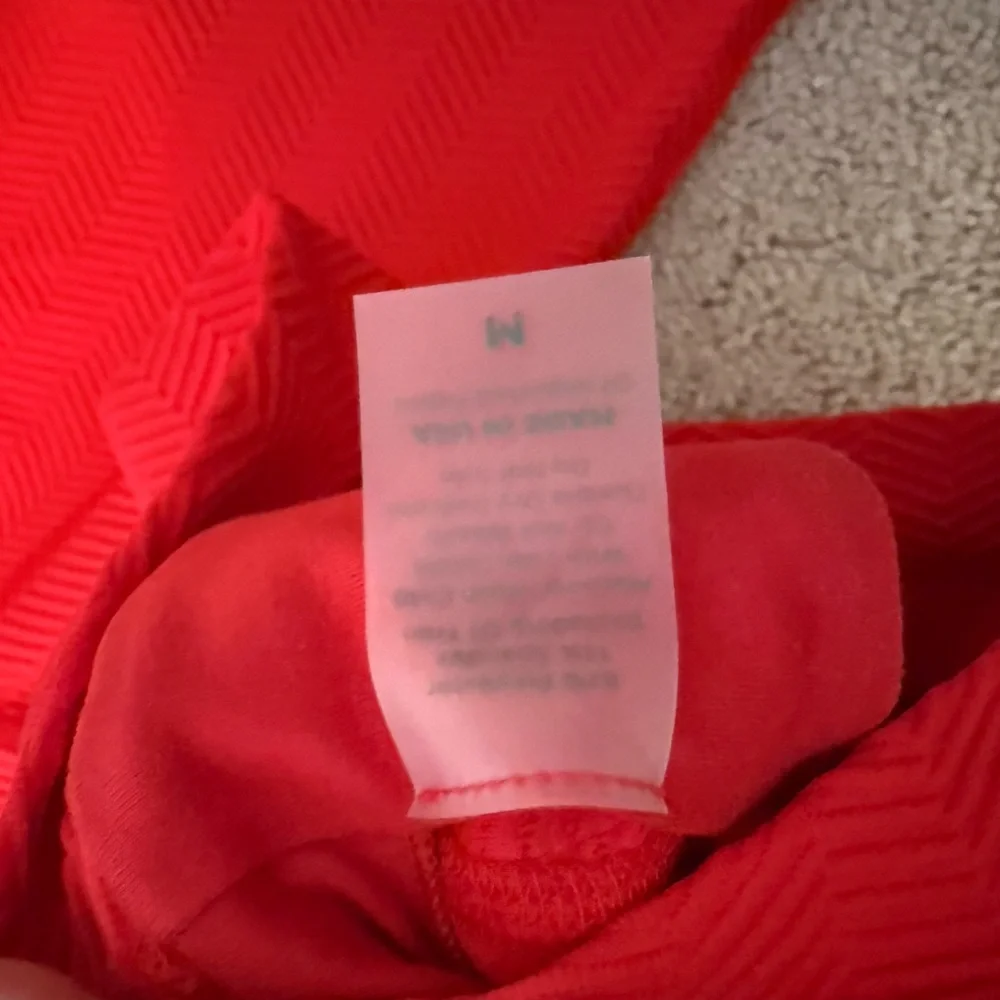 Bombshell Leggings and Sports Bra Set- cross listed on Mercari! - Picture 4 of 5